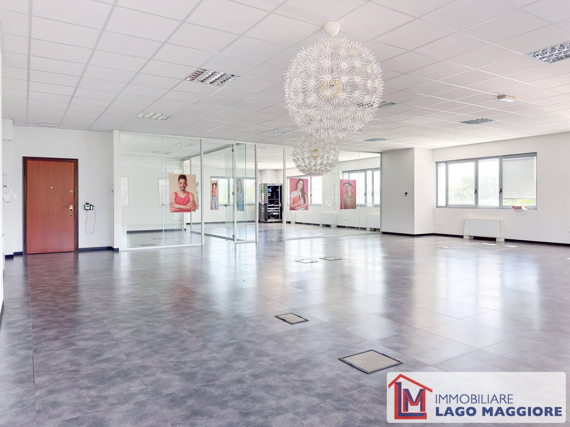 Locale commerciale in vendita a Cadrezzate con Osmate
