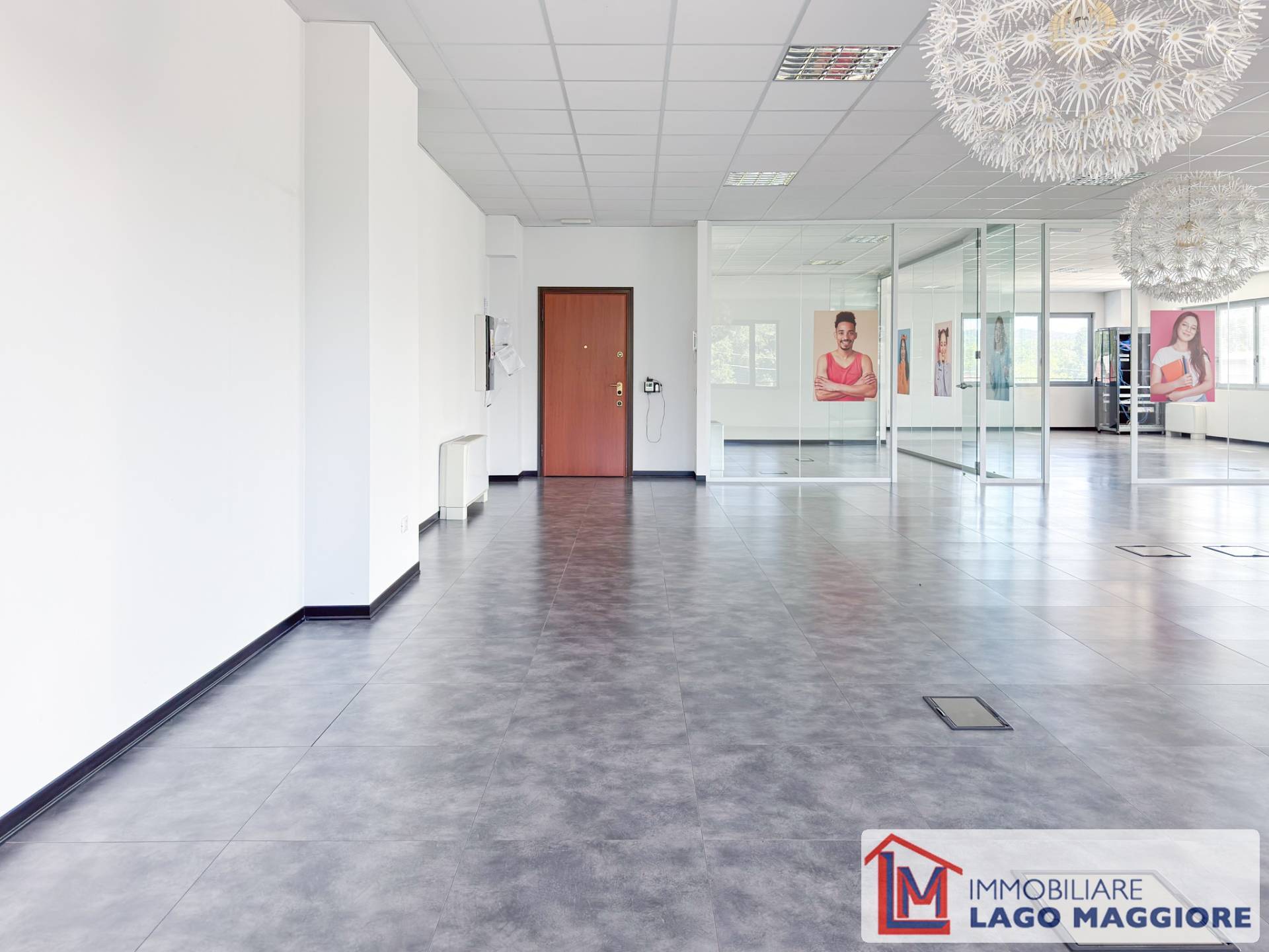 Locale commerciale in vendita a Cadrezzate con Osmate