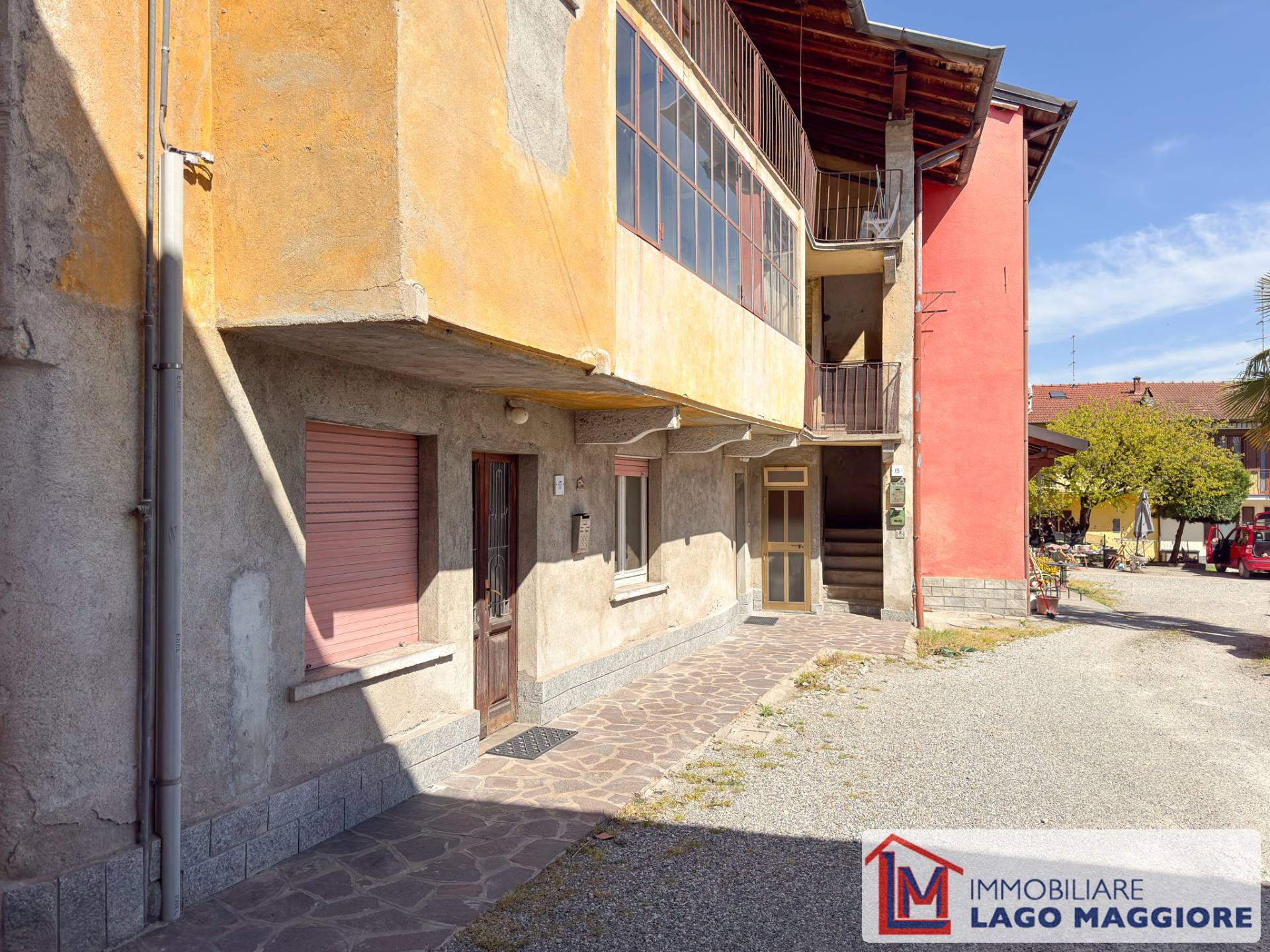Stabile/Palazzo in vendita a Brebbia