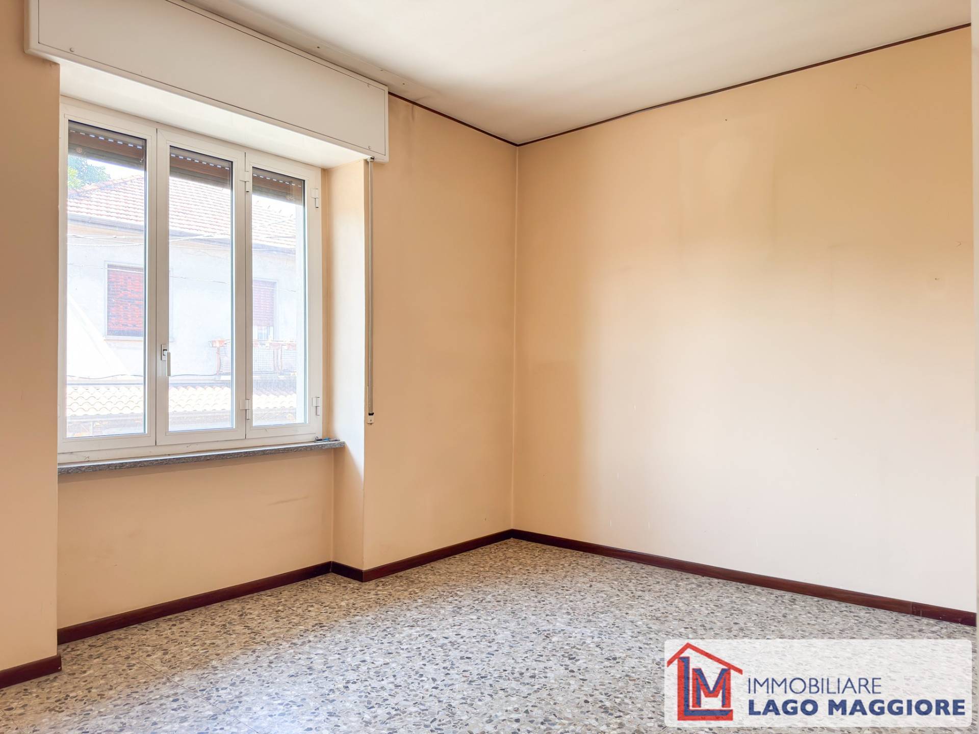 Porzione di casa in vendita a Angera