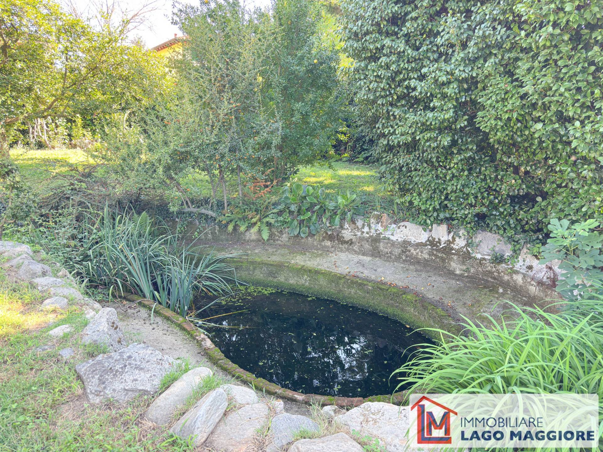 Villa in vendita a Sesto Calende
