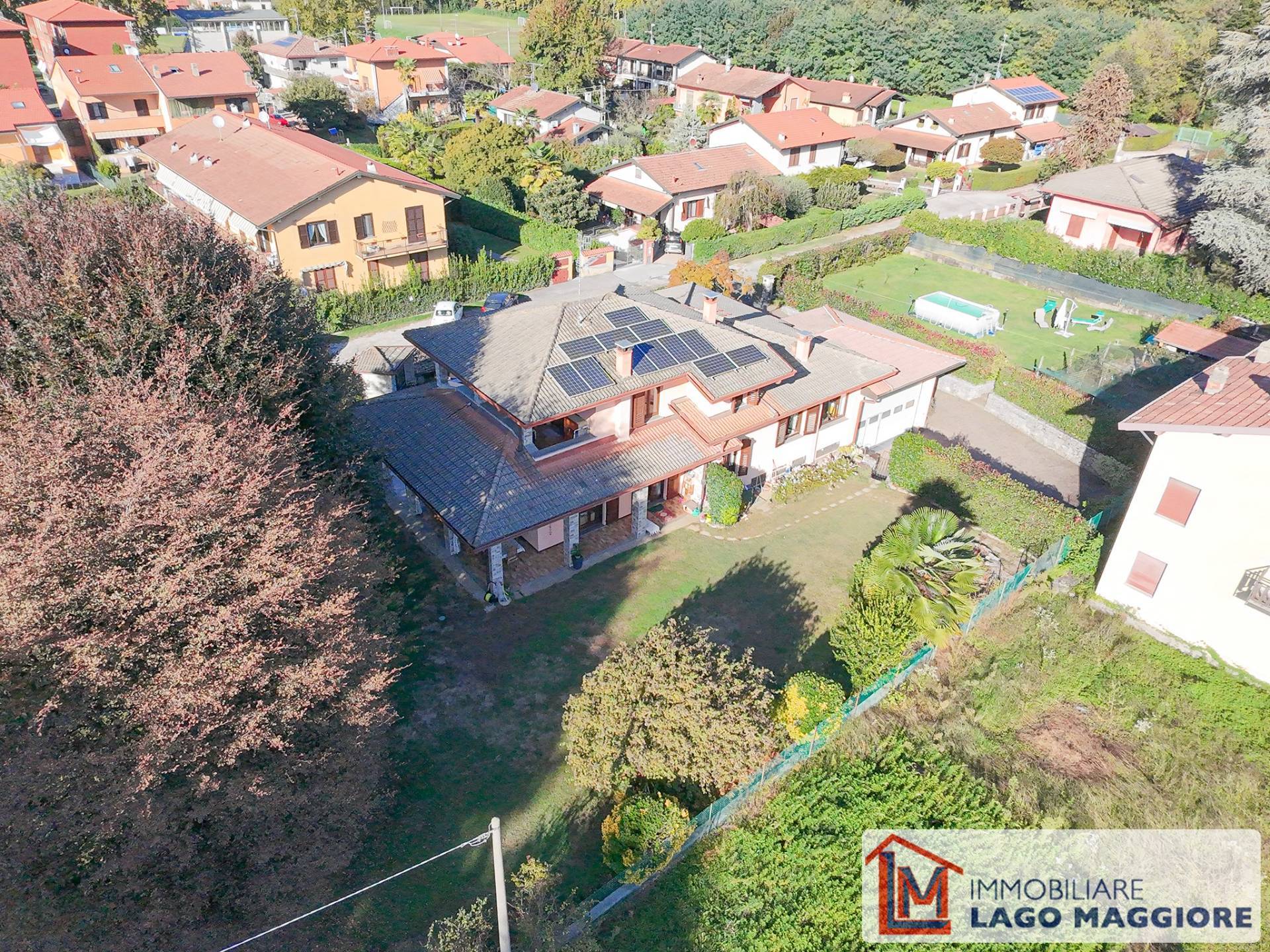 Villa in vendita a Travedona-Monate