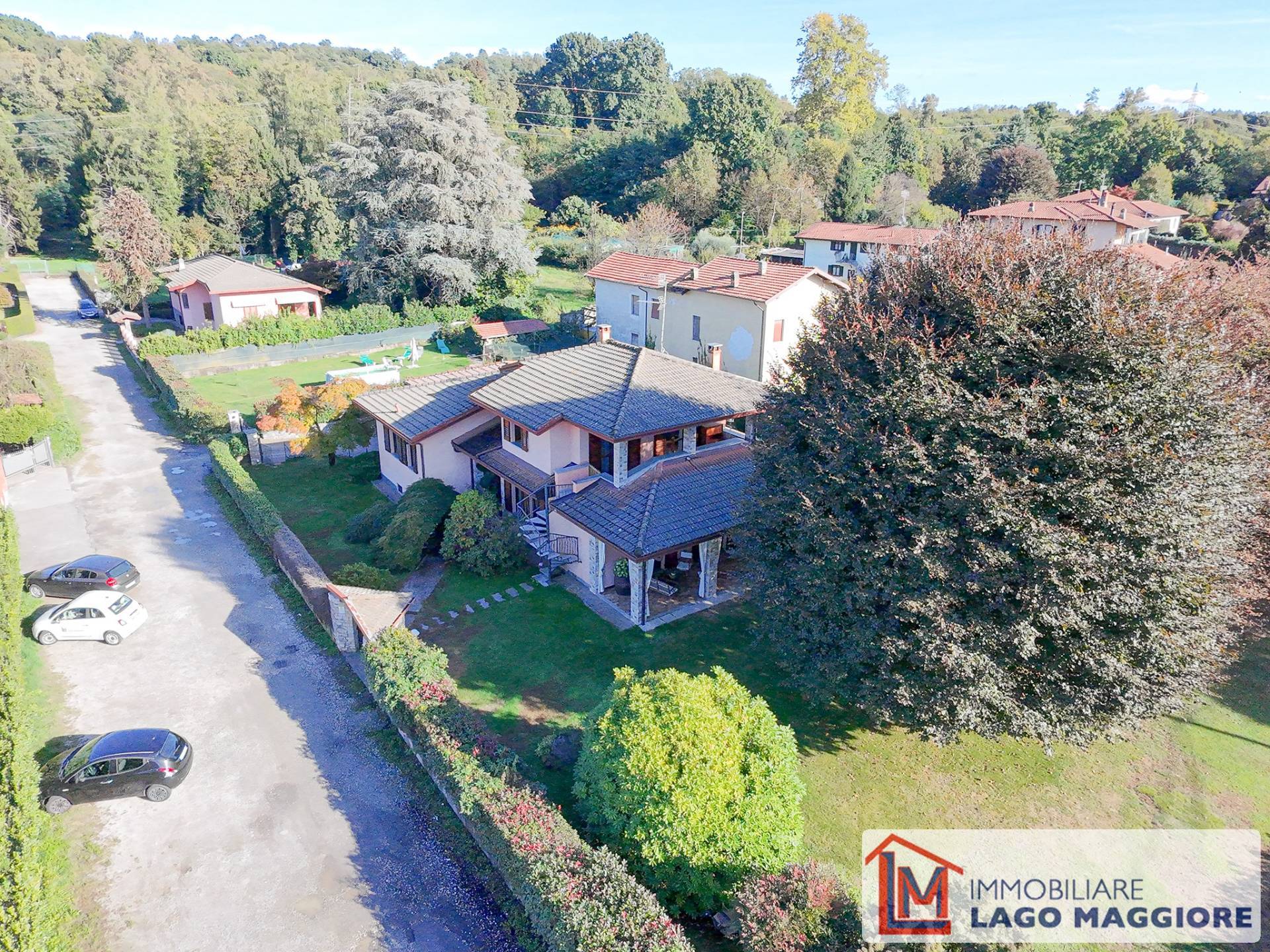 Villa in vendita a Travedona-Monate