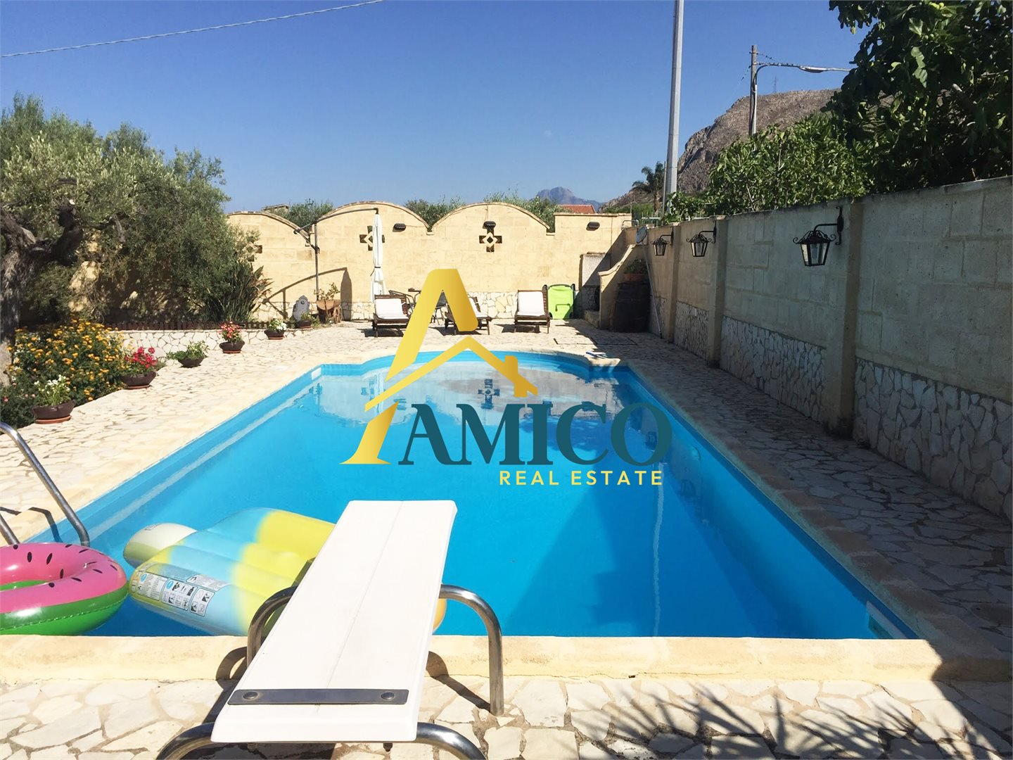Villa in vendita a Altavilla Milicia