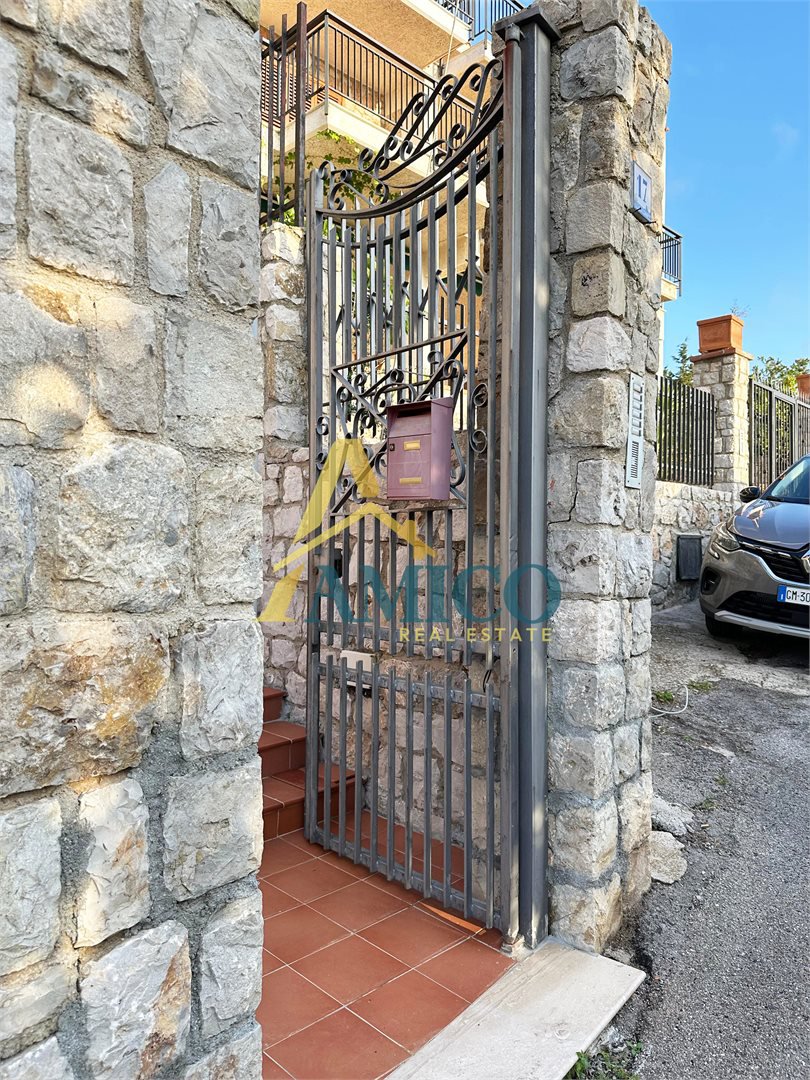 Quadrilocale in vendita a Bagheria