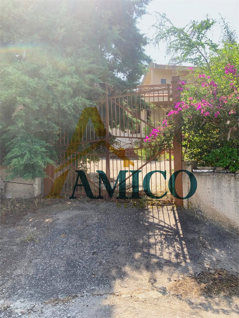 Villa in vendita a Ventimiglia di Sicilia