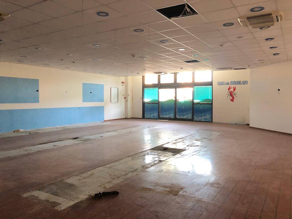 Locale commerciale in vendita a Collazzone, Collepepe