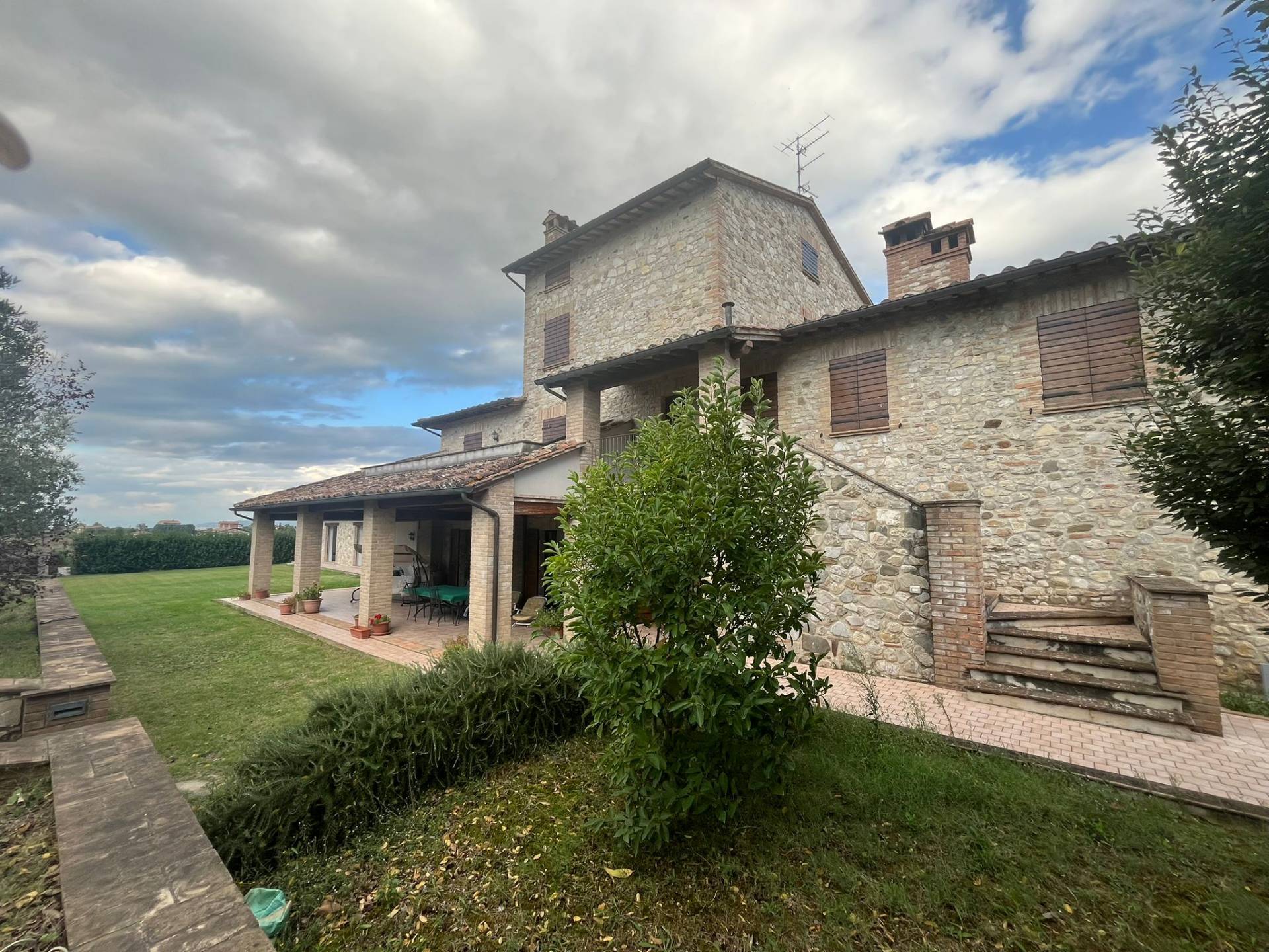 Casale in vendita a Marsciano, Schiavo