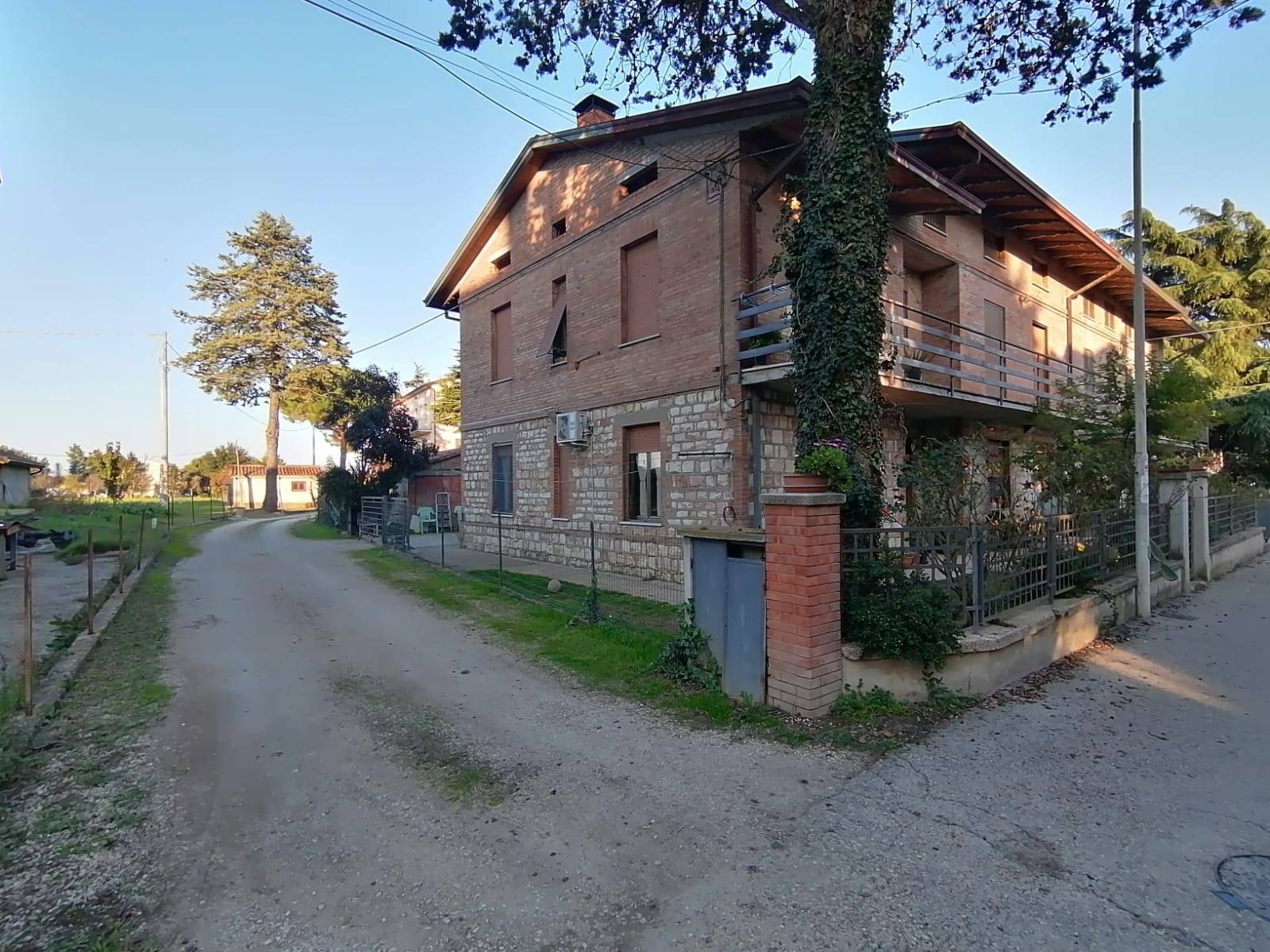 Abitazione Semindipendente in vendita a Marsciano, Papiano