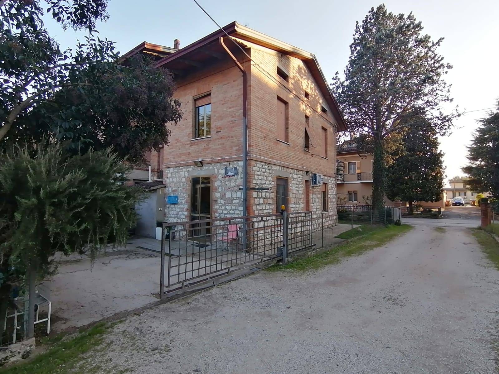 Abitazione Semindipendente in vendita a Marsciano, Papiano