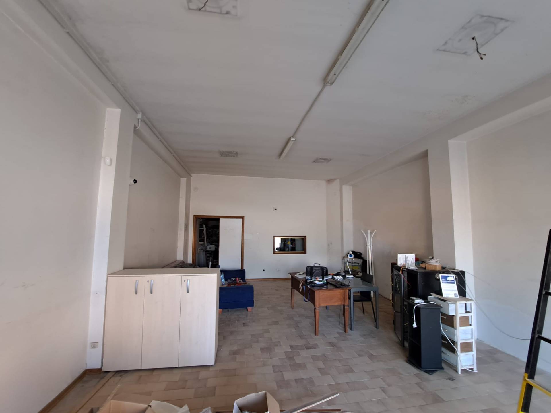 Locale commerciale in vendita a Marsciano, Ponte