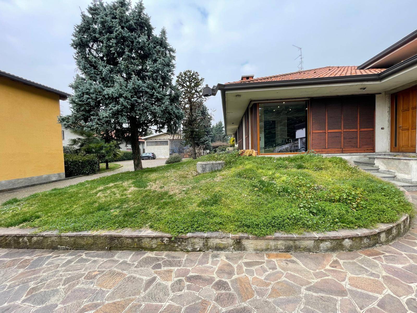 Villette a schiera in vendita a Sirone