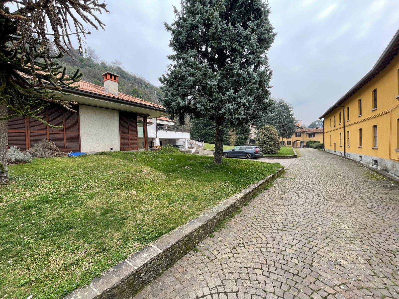 Villette a schiera in vendita a Sirone