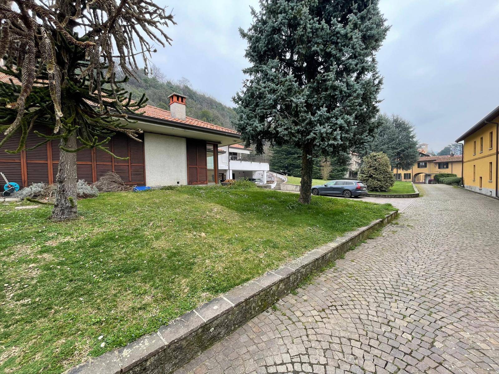 Villette a schiera in vendita a Sirone