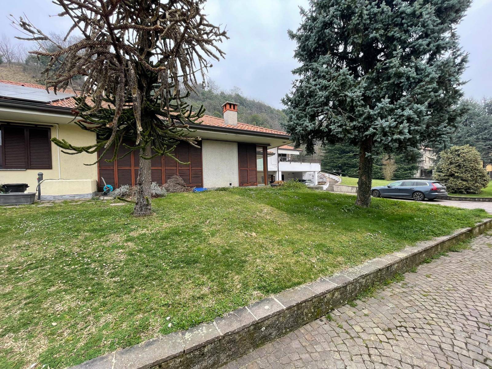 Villette a schiera in vendita a Sirone