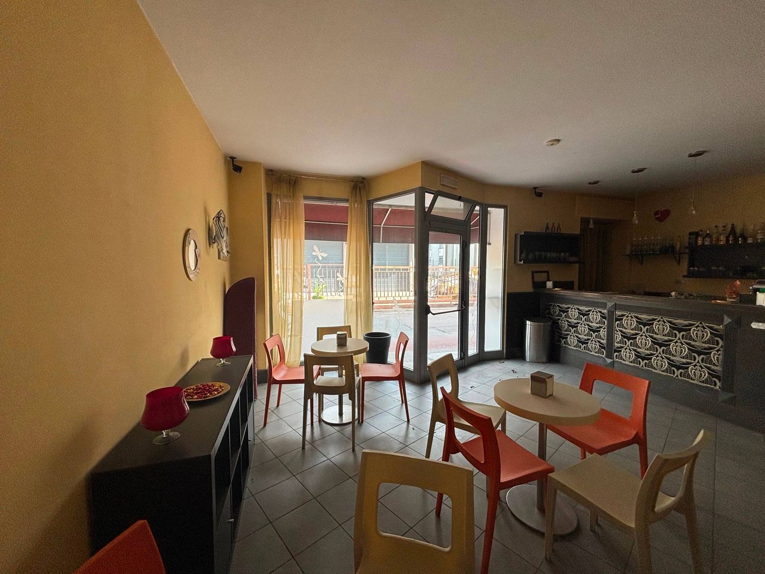 Locale commerciale in vendita a Sirone
