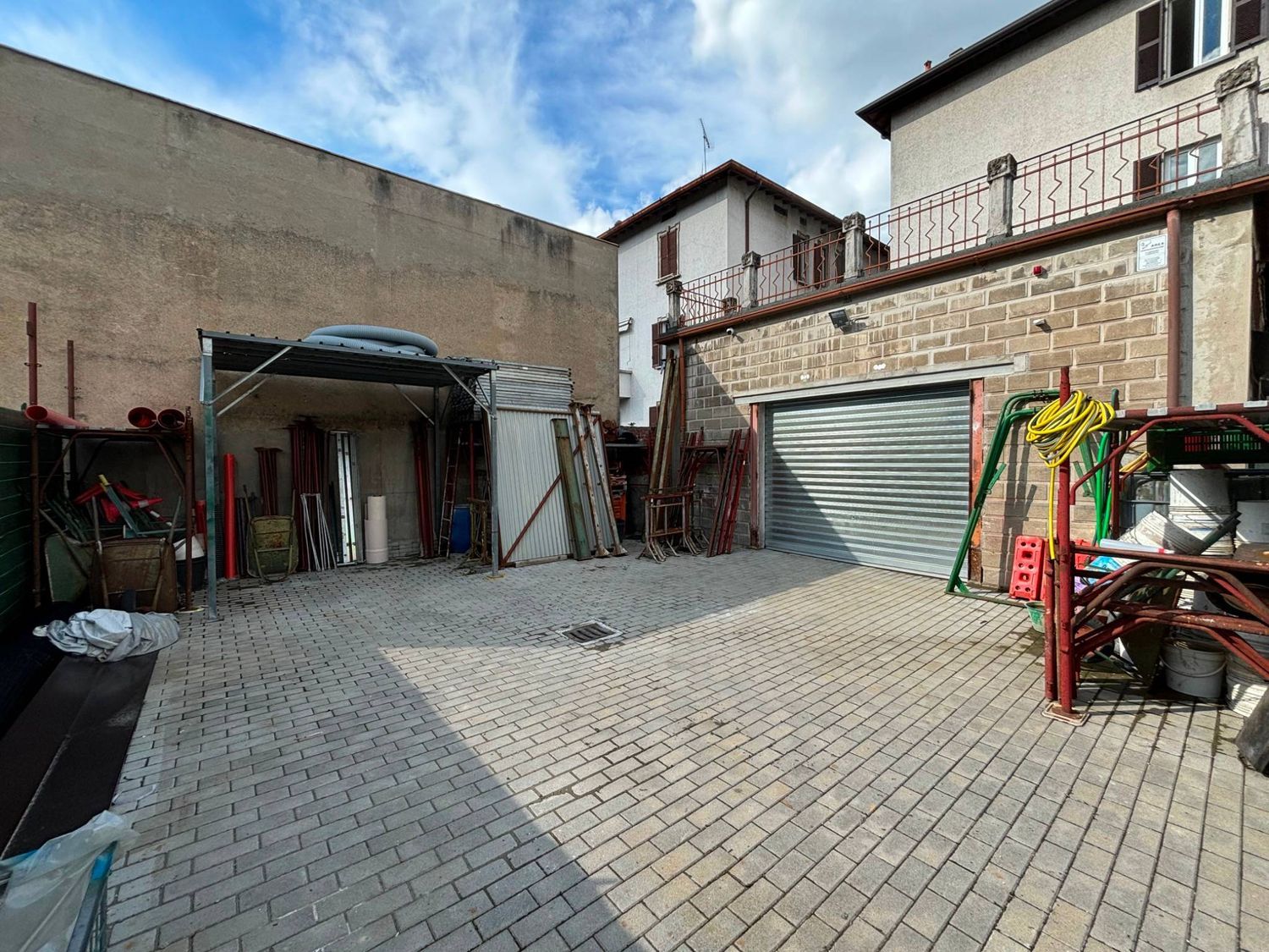 Locale commerciale in vendita a Calolziocorte
