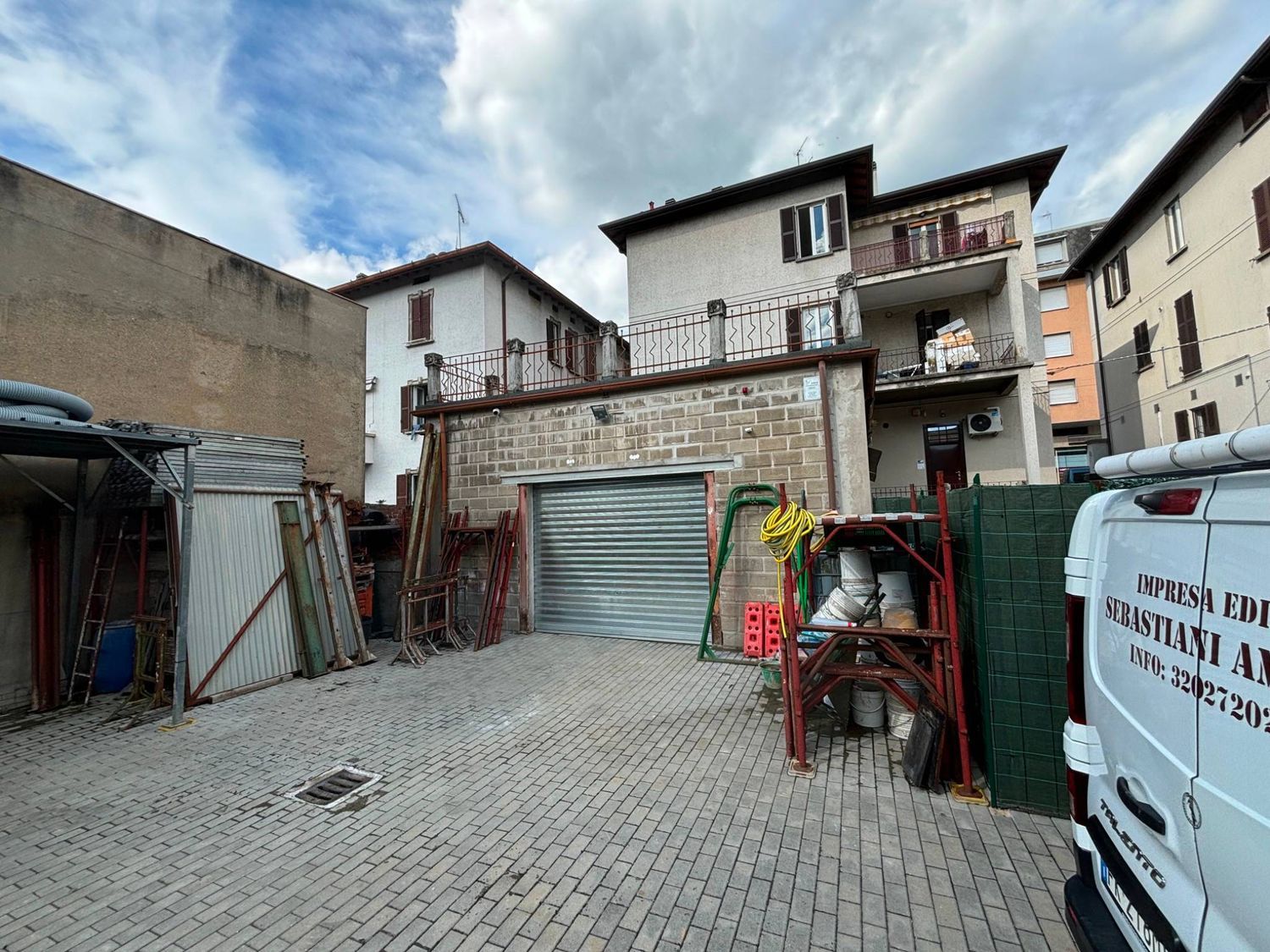 Locale commerciale in vendita a Calolziocorte