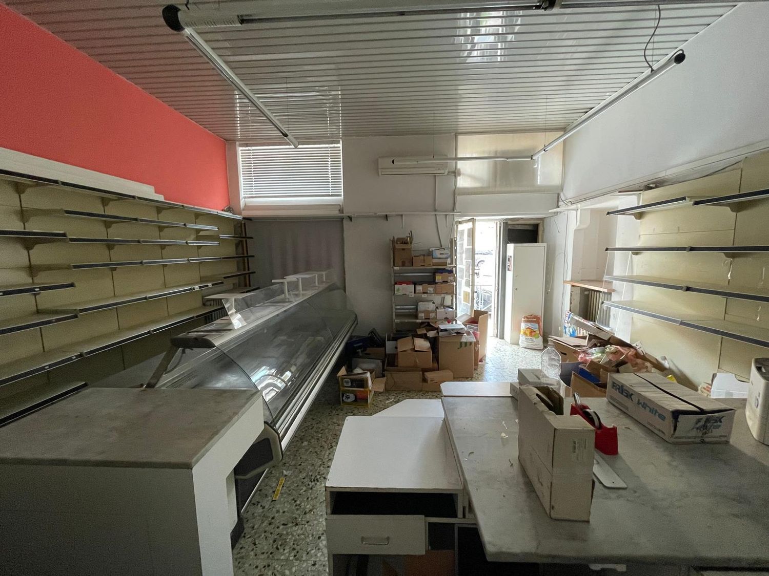 Locale commerciale in affitto a Galbiate