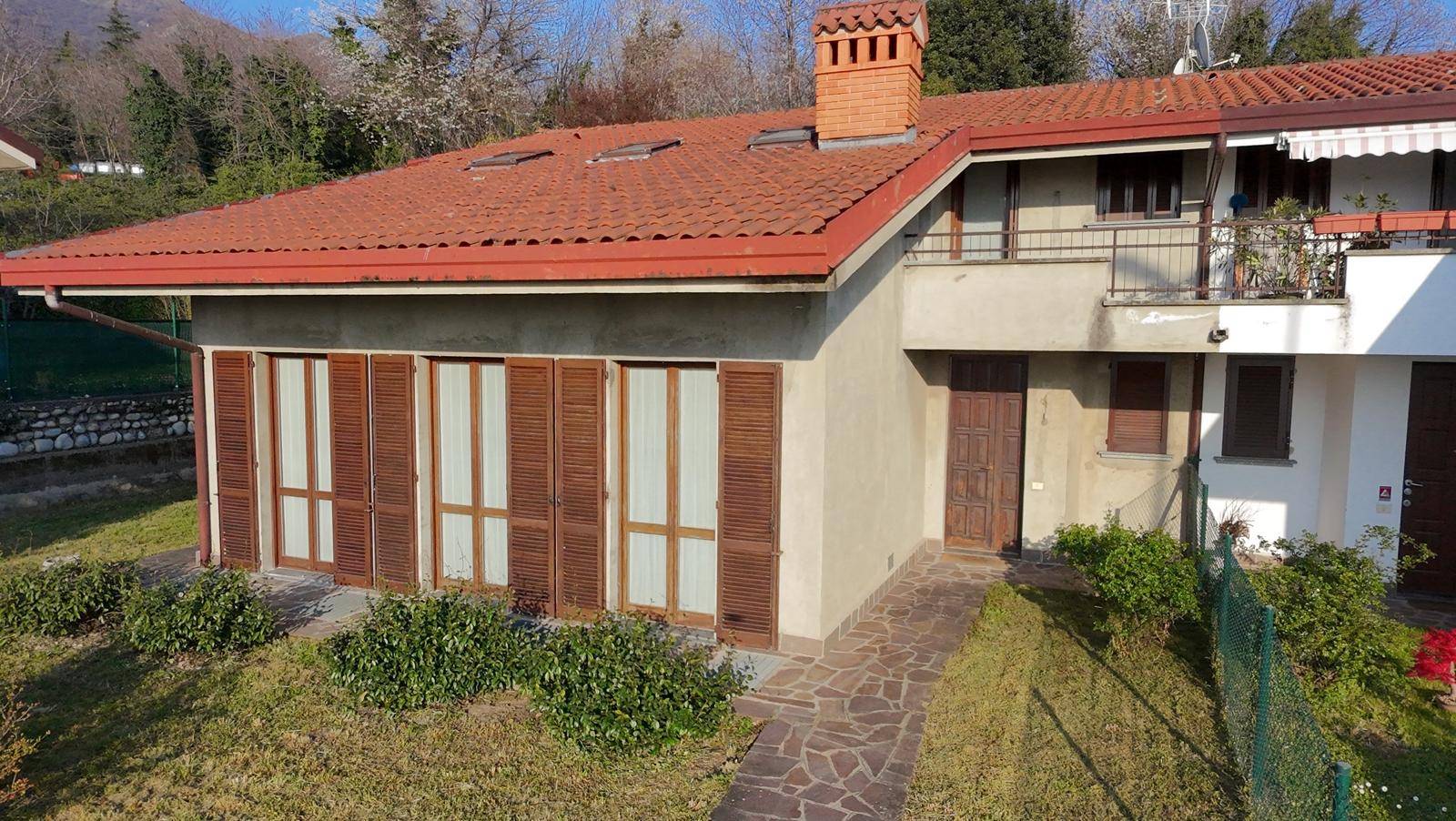 Villette a schiera in vendita a Galbiate