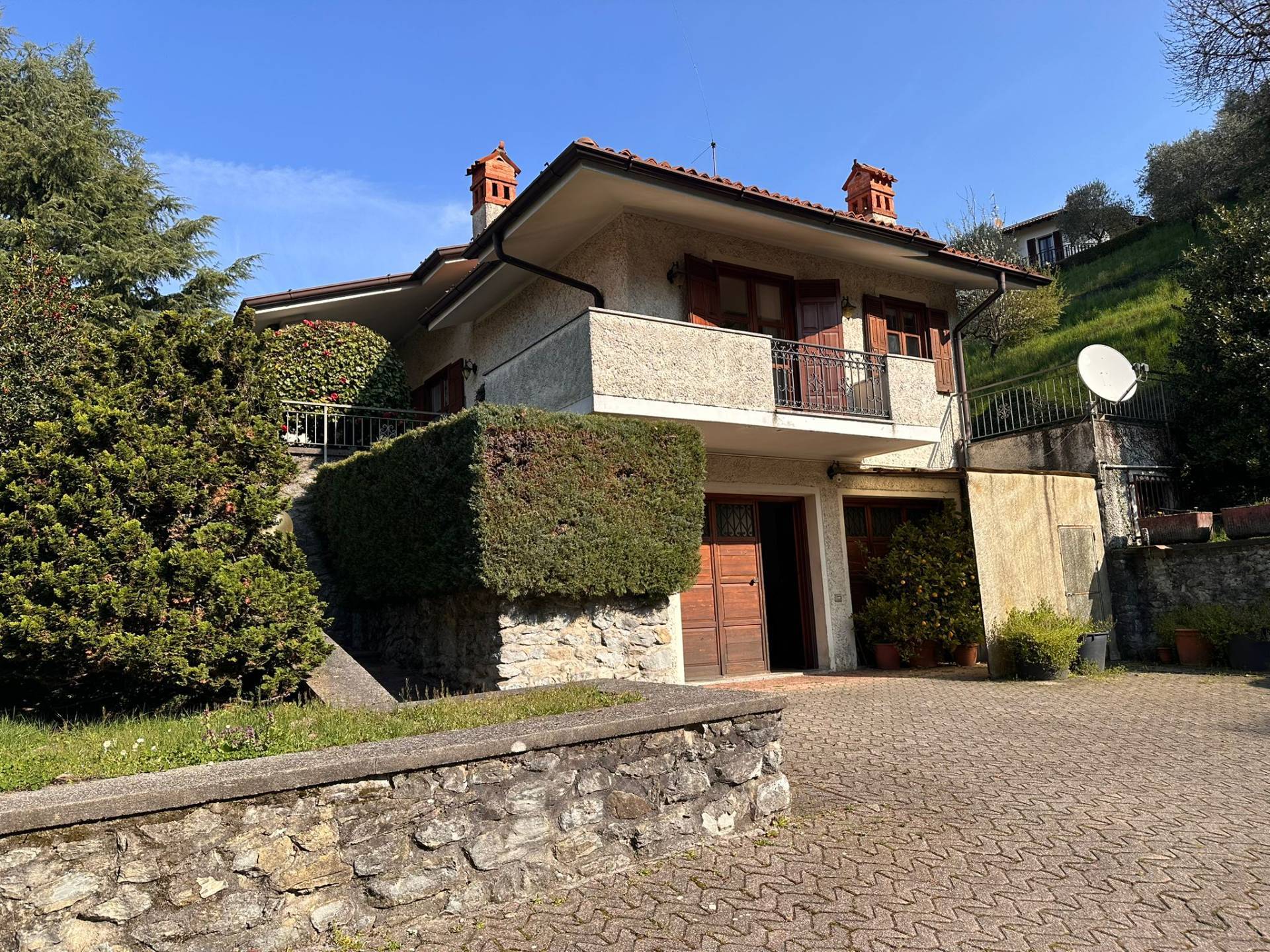 Villa in vendita a Ello