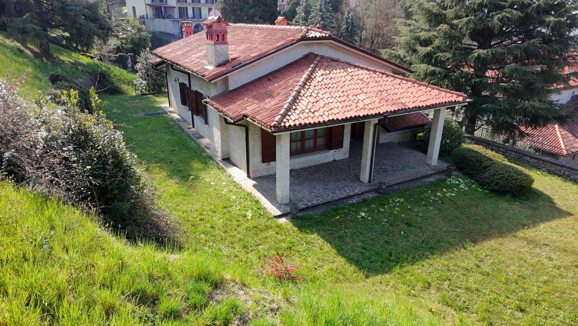 Villa in vendita a Ello