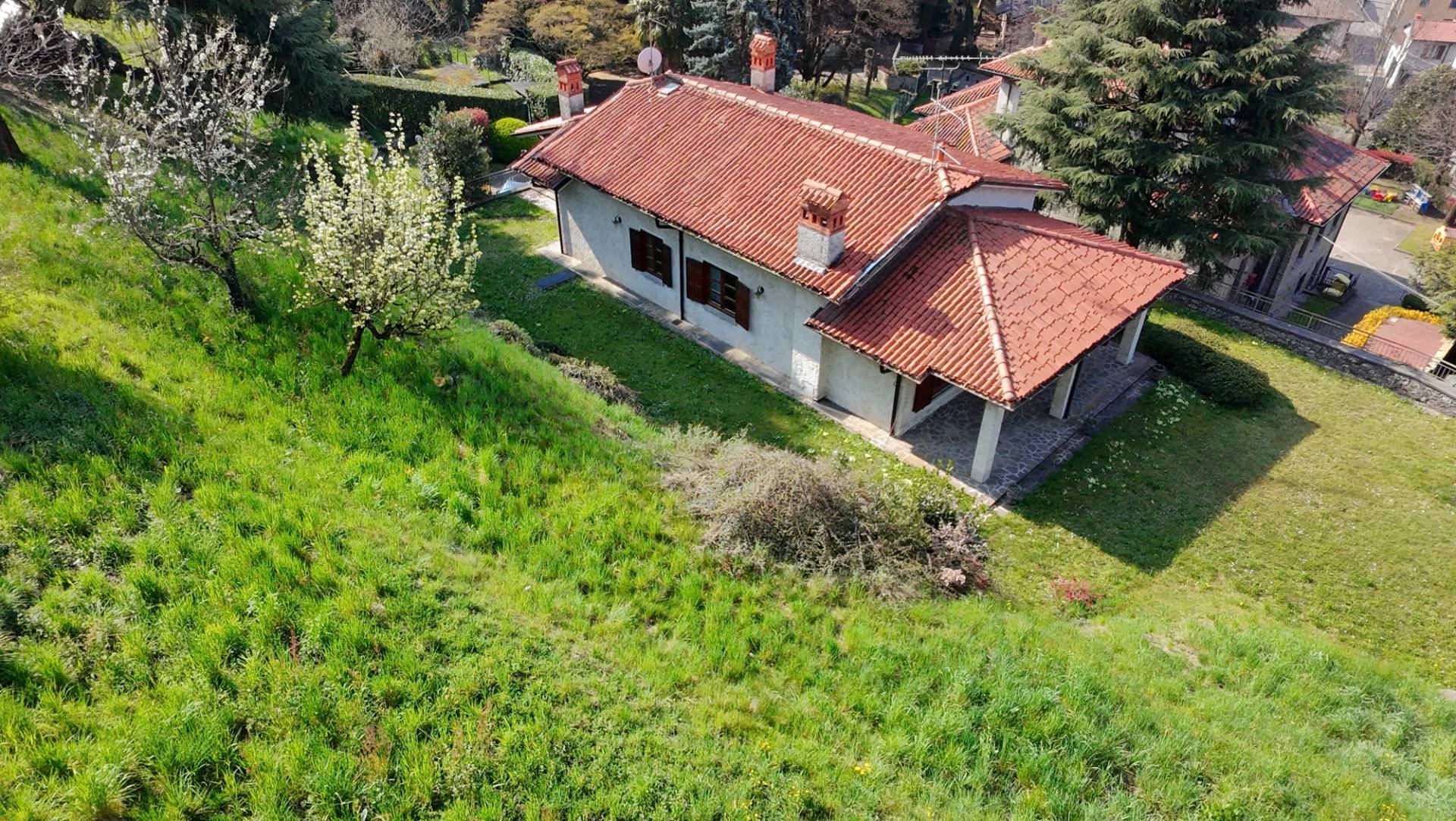Villa in vendita a Ello
