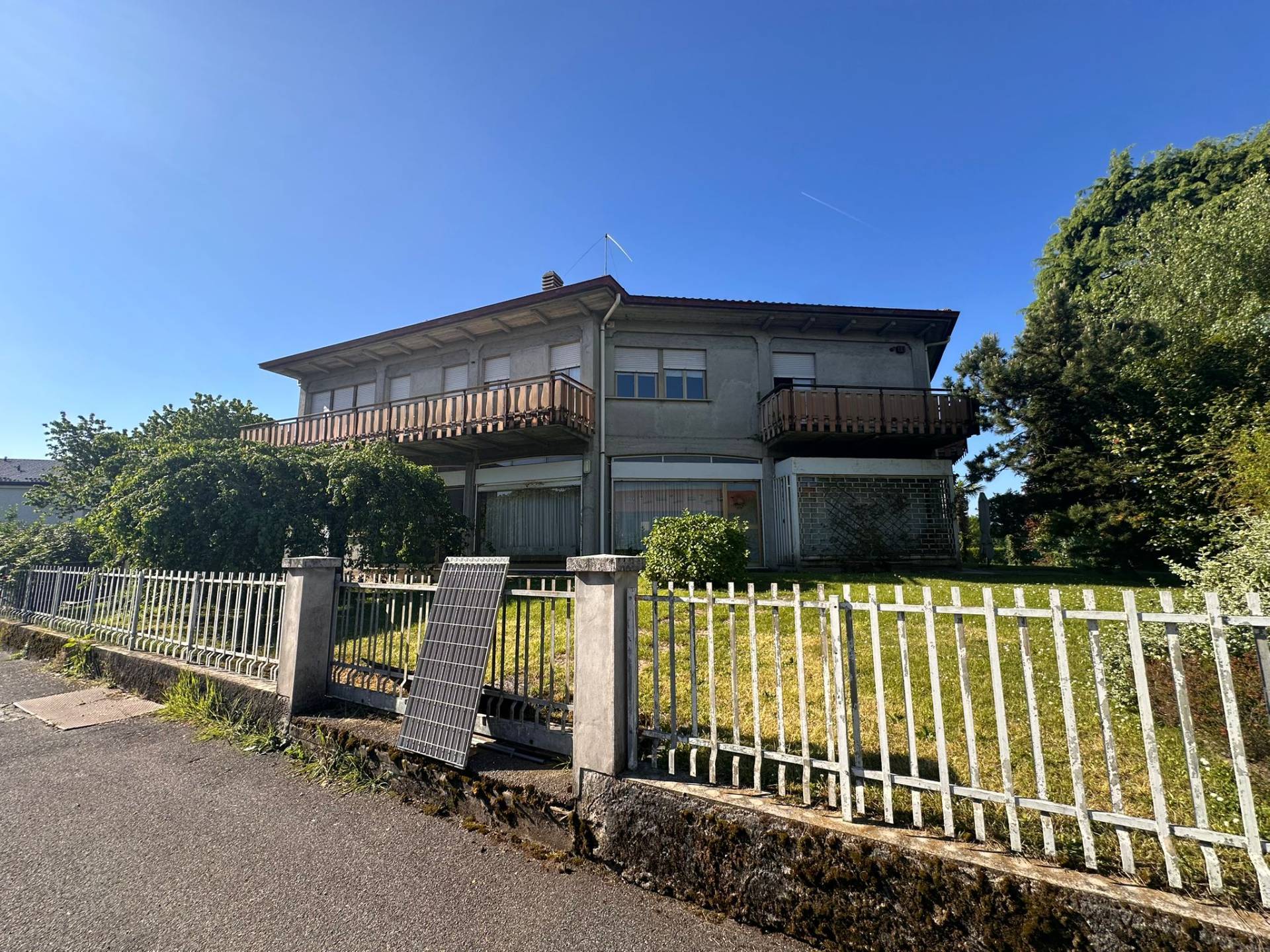 Casa singola in vendita a Brenna