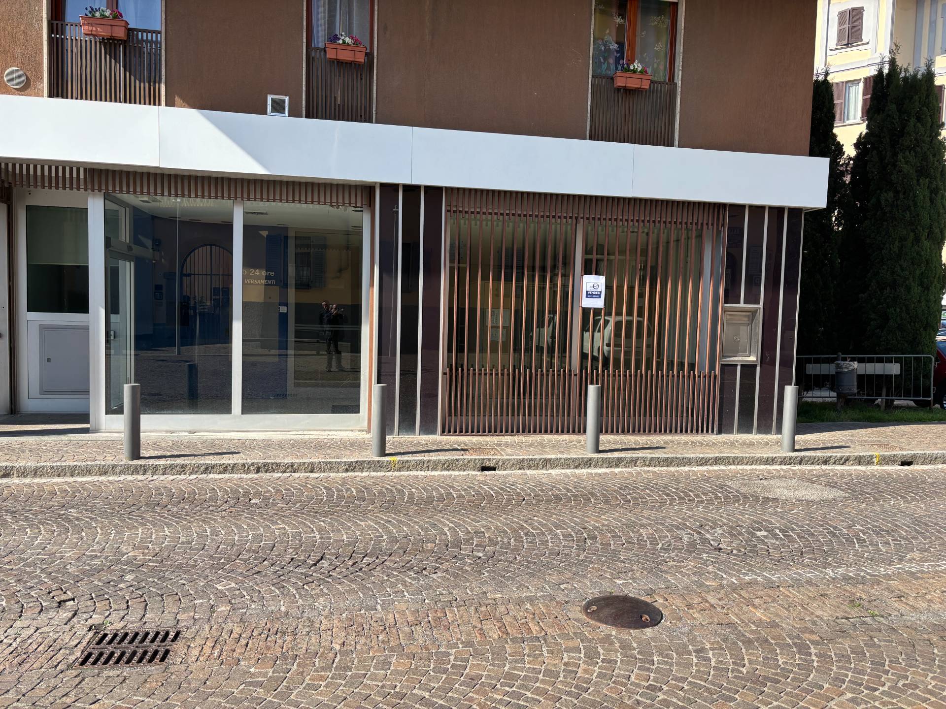 Locale commerciale in vendita a Galbiate