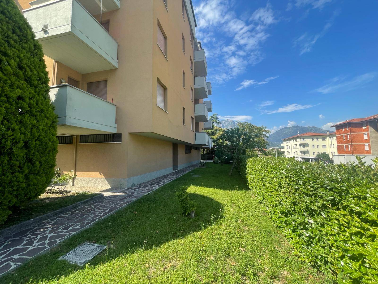 Appartamento in vendita a Valmadrera