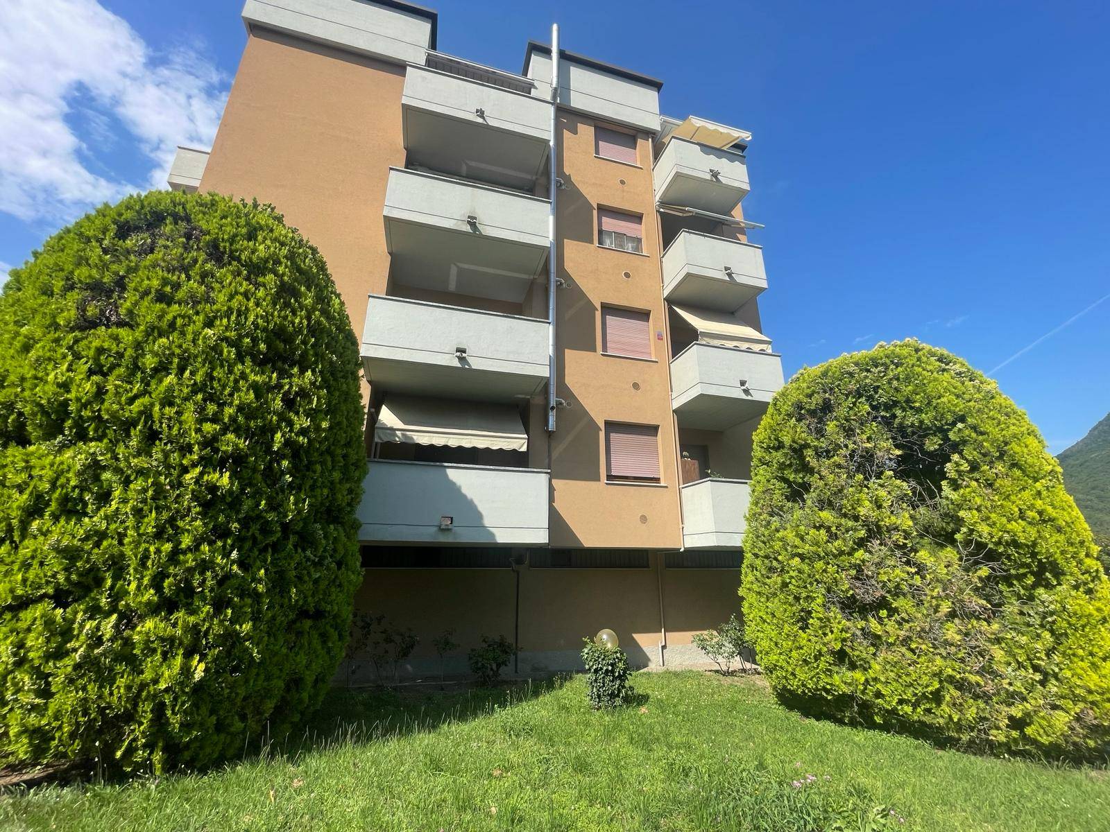 Appartamento in vendita a Valmadrera
