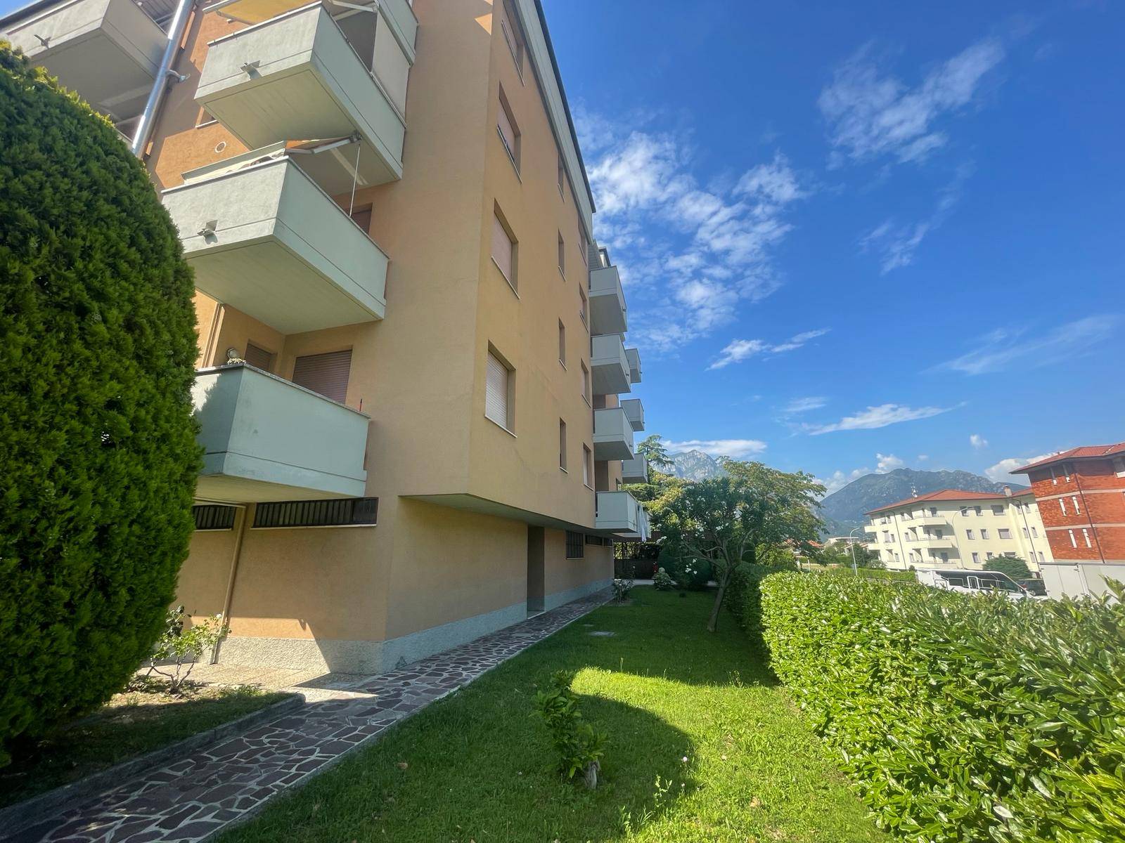 Appartamento in vendita a Valmadrera
