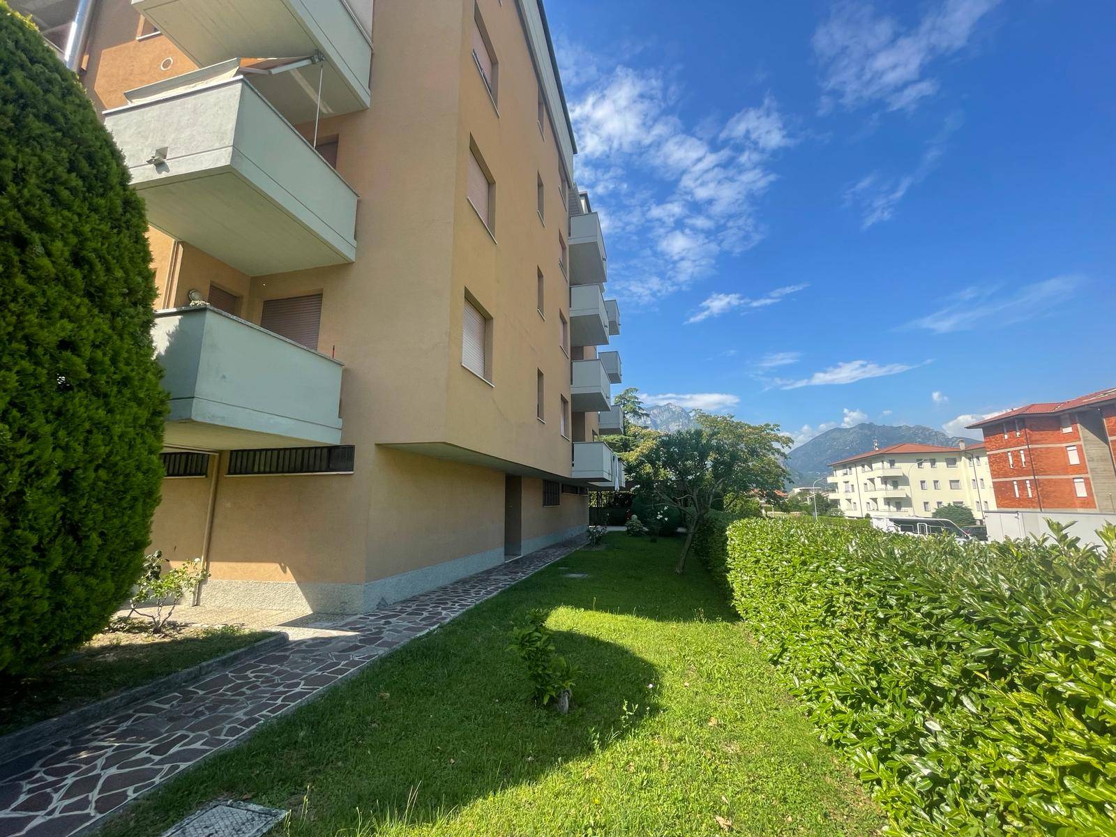 Appartamento in vendita a Valmadrera