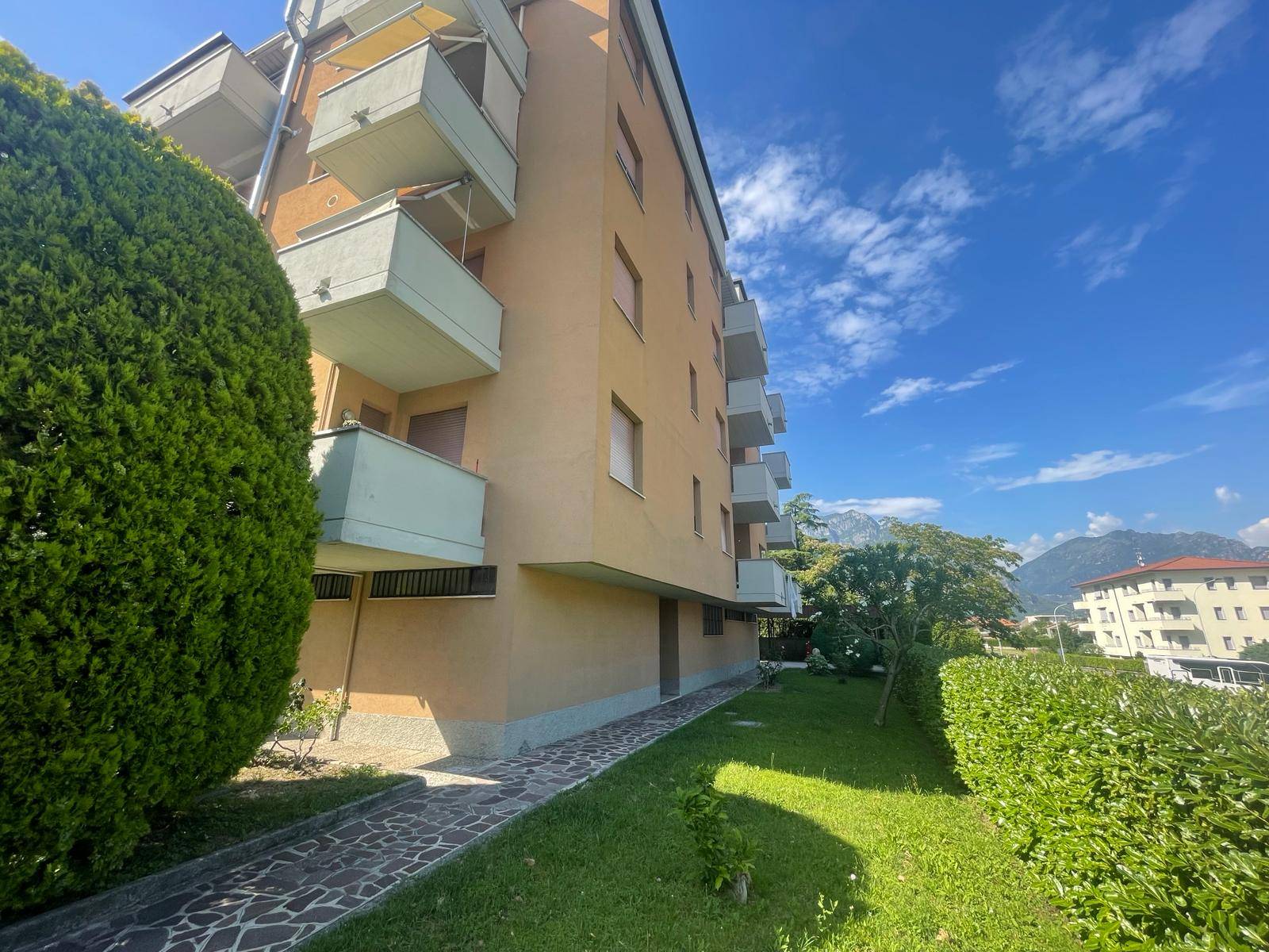 Appartamento in vendita a Valmadrera