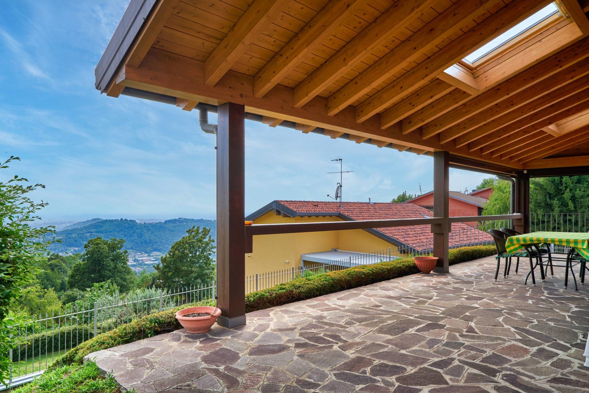 Villa in vendita a Colle Brianza, Giovenzana