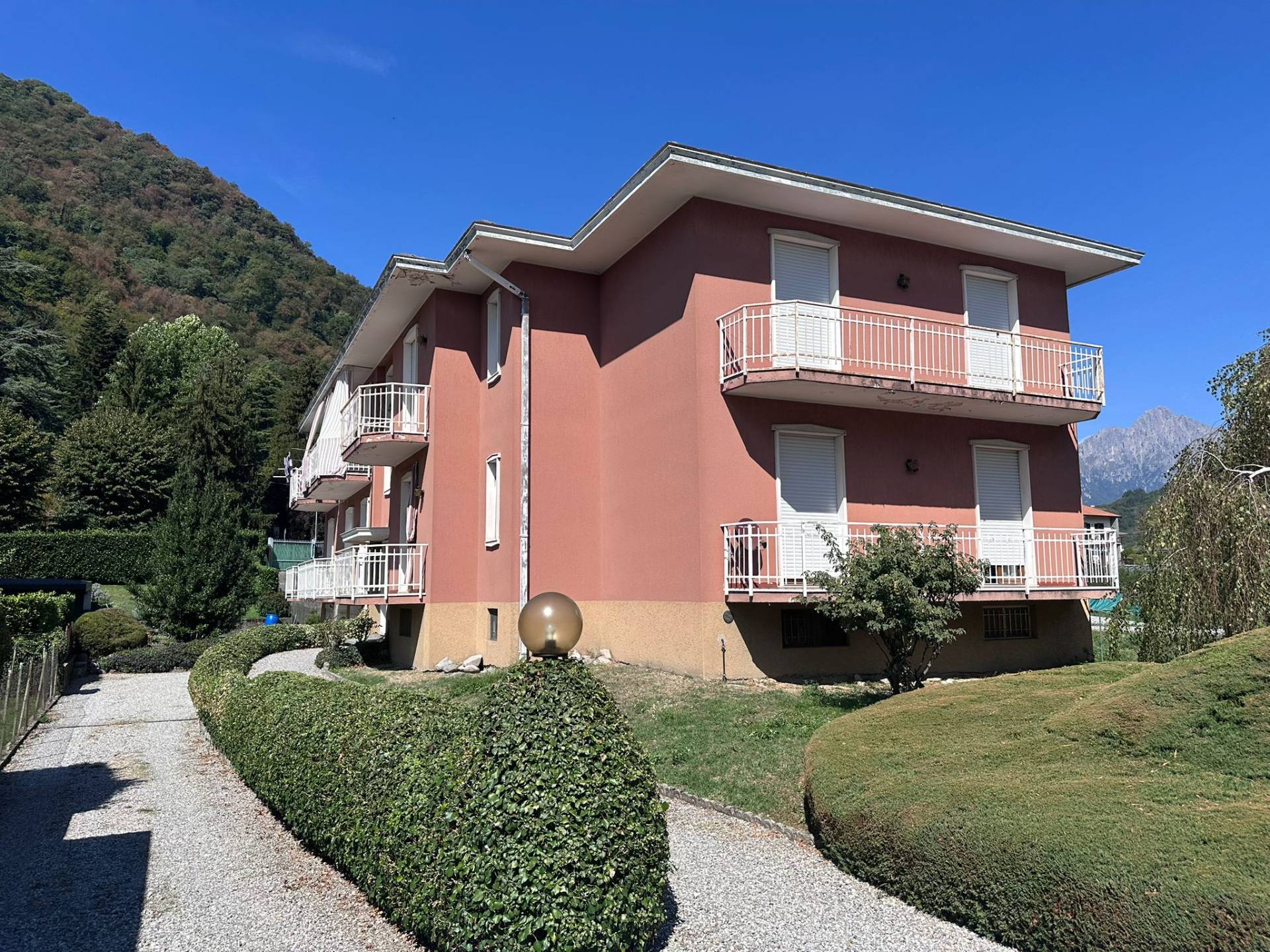 Appartamento in vendita a Valbrona