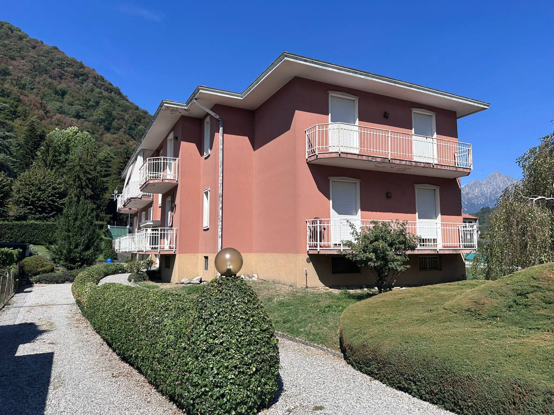 Appartamento in vendita a Valbrona