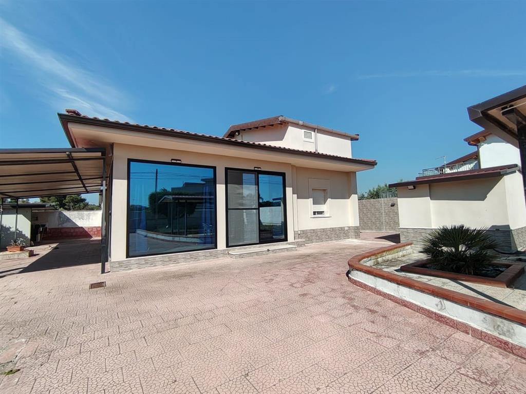 Villa con giardino in via vasco de gama, Siracusa
