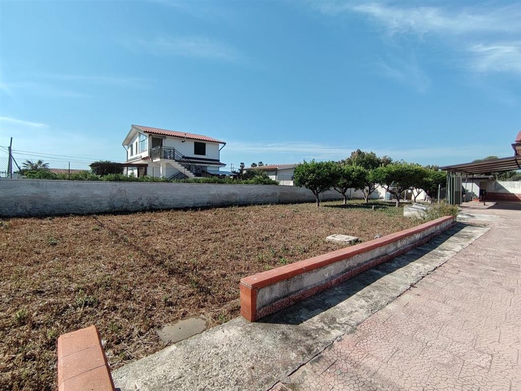Villa con giardino in via vasco de gama, Siracusa