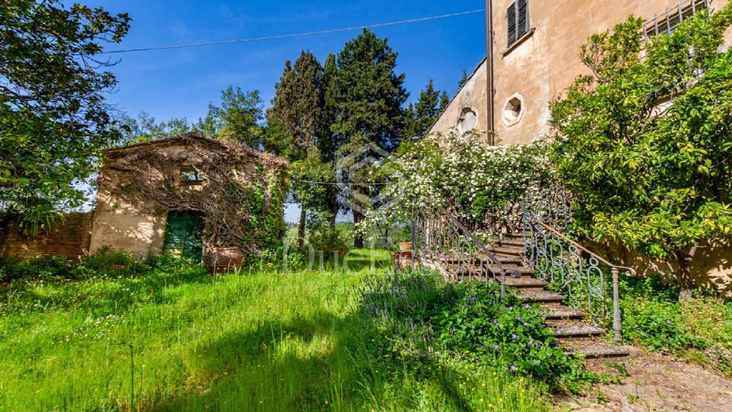 Villa con giardino a San Miniato
