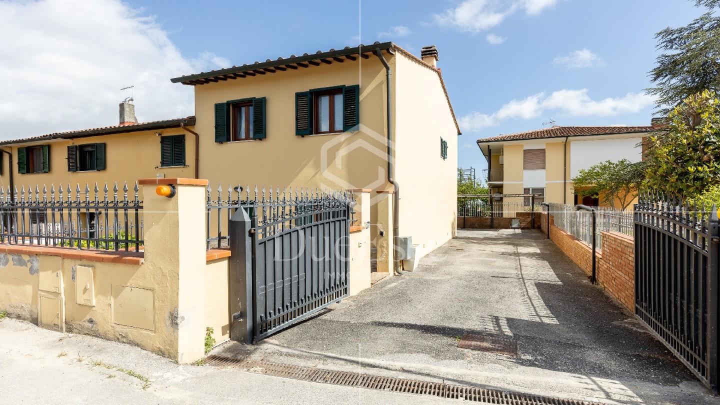 Casa indipendente ristrutturata, Pisa la vettola