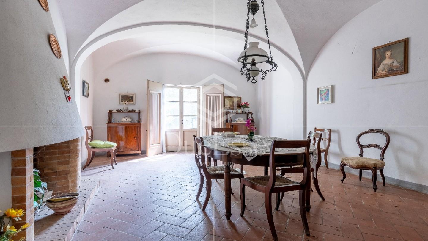 Villa con giardino, Vicopisano cucigliana