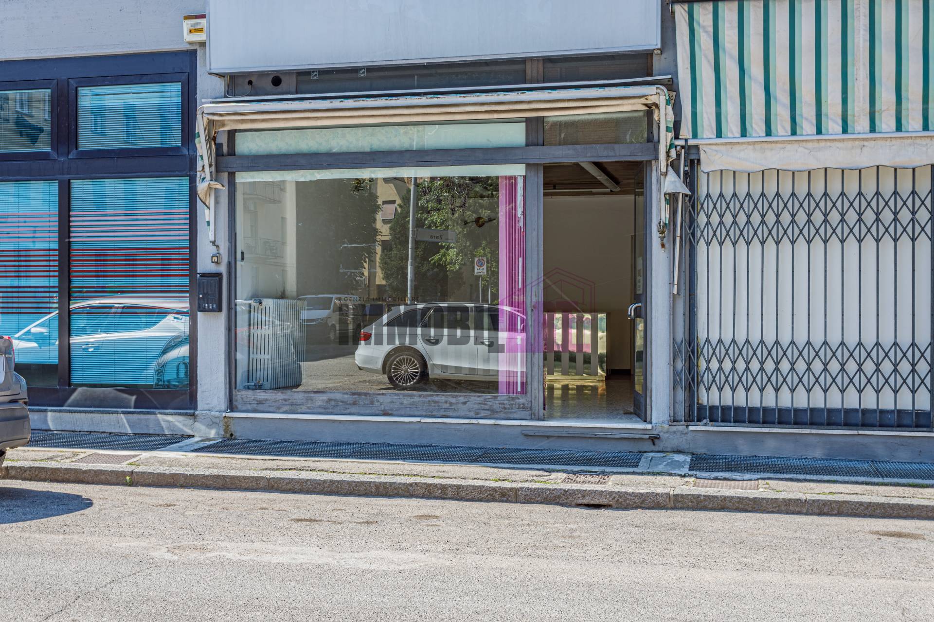 Locale commerciale in vendita a Reggio nell'Emilia, Ospizio