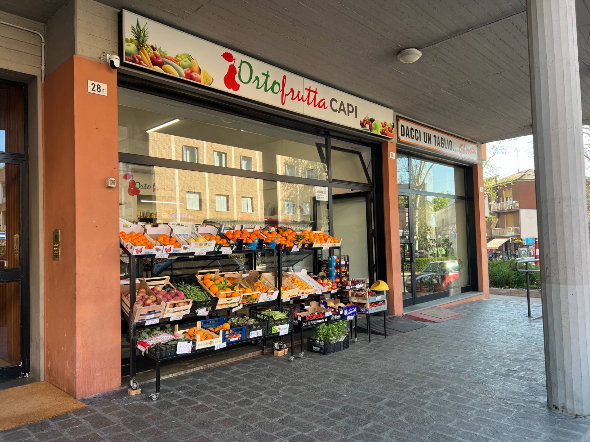 Locale commerciale in vendita a Parma
