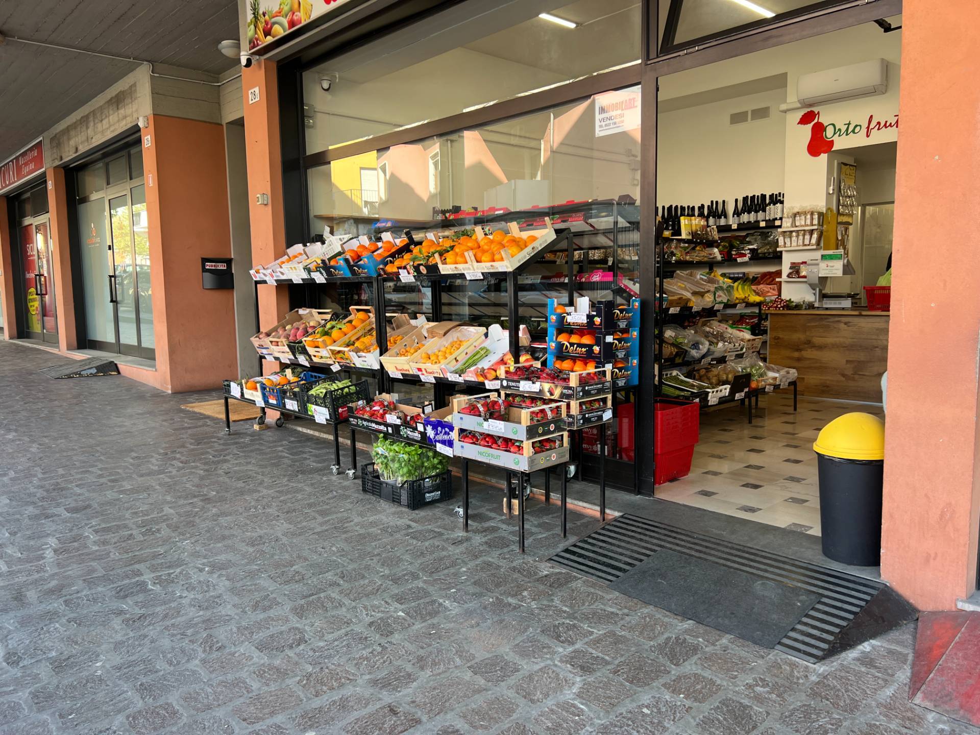 Locale commerciale in vendita a Parma