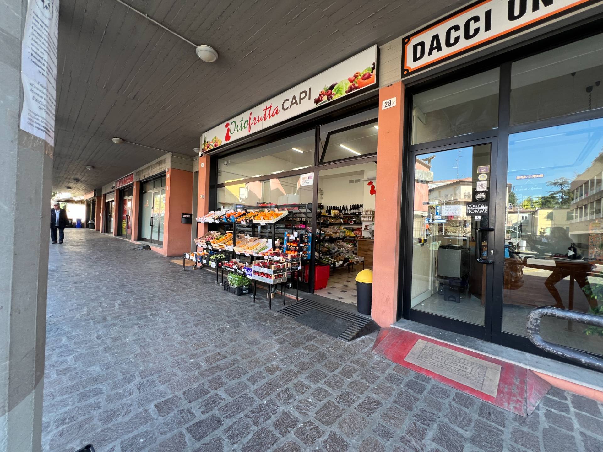 Locale commerciale in vendita a Parma