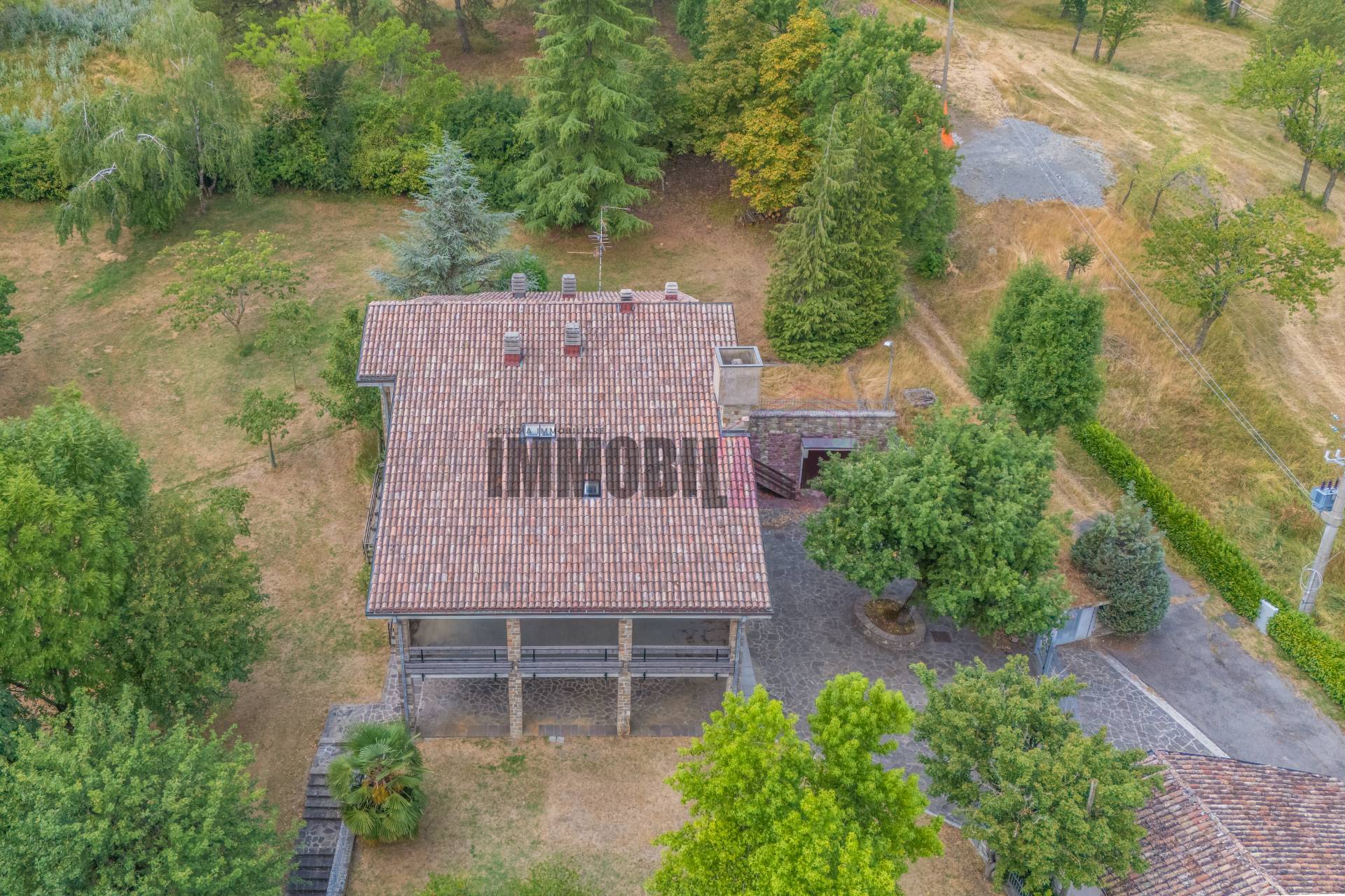 Villa in vendita a Canossa