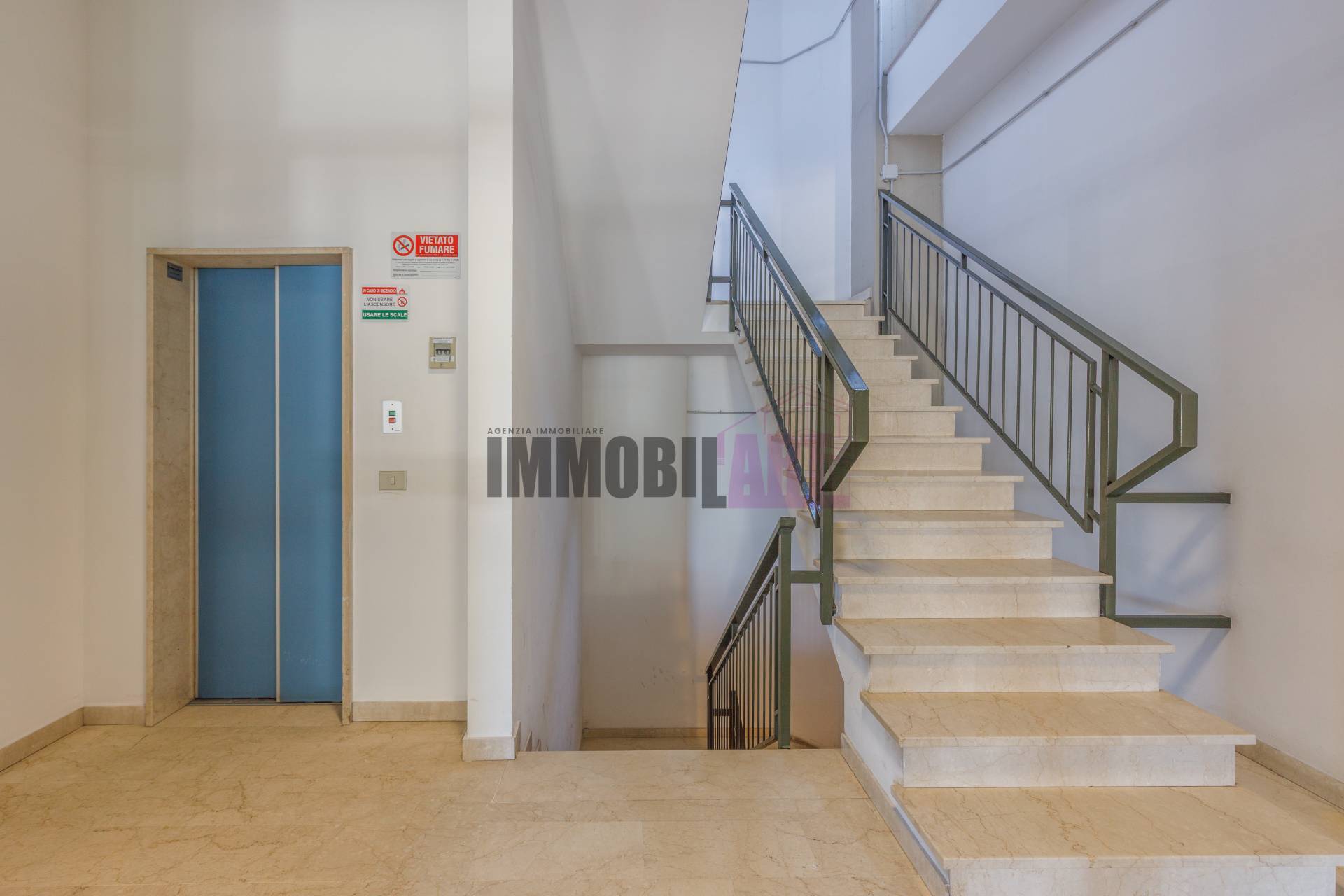 Locale commerciale in vendita a Reggio nell'Emilia, Pieve Modolena