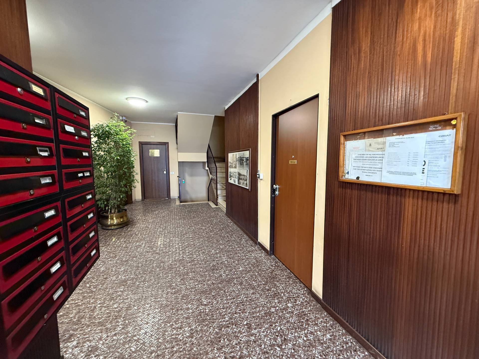 Ufficio in affitto a Sesto Calende