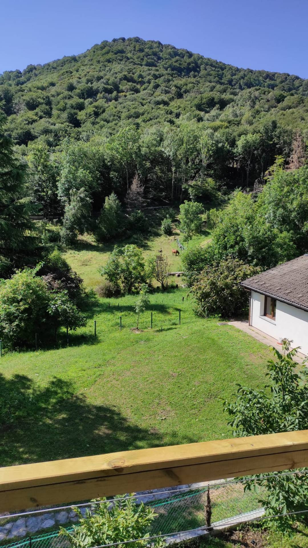 Casa Indipendente in vendita a Laveno-Mombello